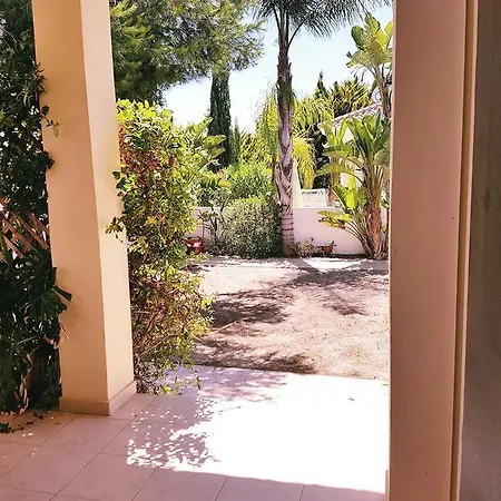 Med View Bungalows بيت للعطل