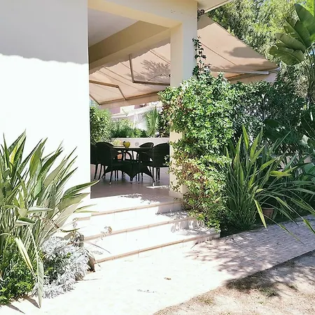 بيت للعطل Med View Bungalows Kiti