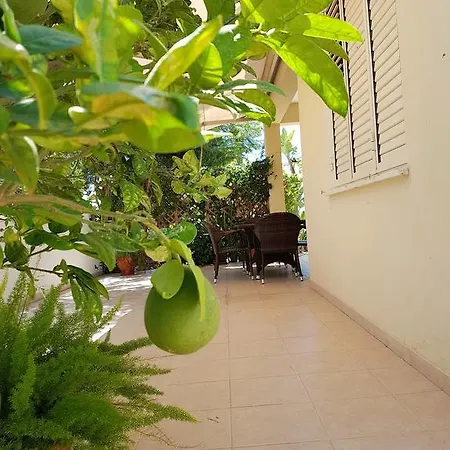Med View Bungalows Kiti