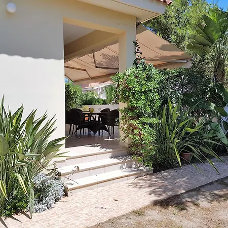 بيت للعطل Med View Bungalows *