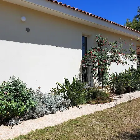 Med View Bungalows بيت للعطل