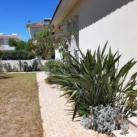 Med View Bungalows *