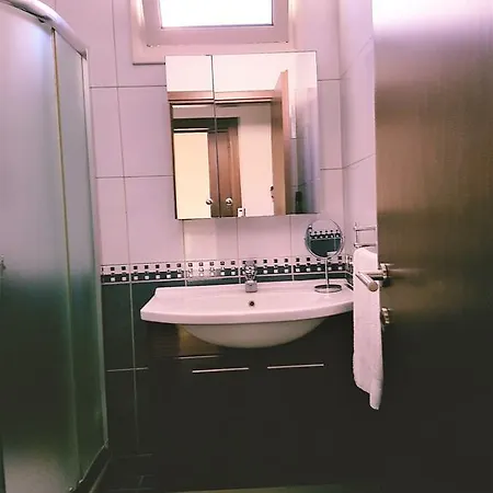 بيت للعطل Med View Bungalows