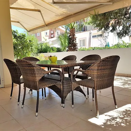 Med View Bungalows Kiti